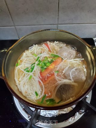 牛肉丸金针菇汤的做法步骤：4