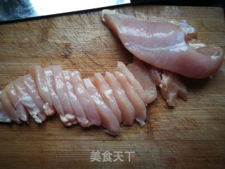 孜然鸡胸肉的做法步骤：2