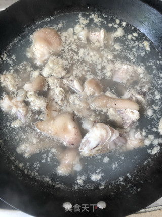 黄豆黄酒焖猪蹄的做法步骤：3