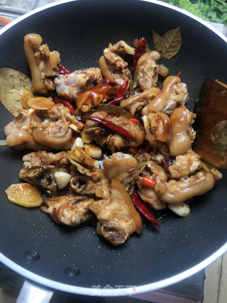 黄豆黄酒焖猪蹄的做法步骤：8