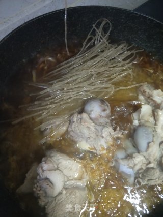 筒骨汤烩酸菜的做法步骤：9