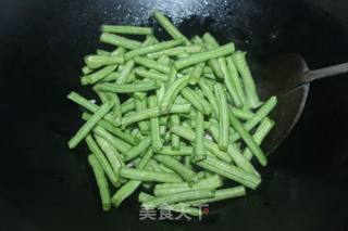 豇豆炒肉丝的做法步骤：3