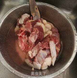 茶树菇焖鸭肉的做法步骤：1