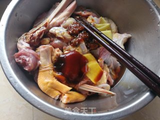 茶树菇焖鸭肉的做法步骤：3