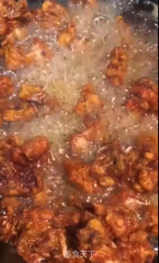 享见面椒盐鸡架的做法步骤：2