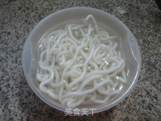 鱼籽包小白菜煮土豆粉条的做法步骤：2