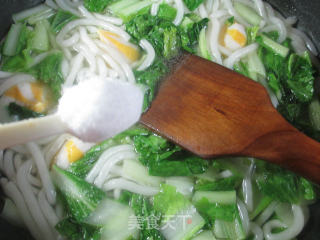 鱼籽包小白菜煮土豆粉条的做法步骤：6