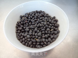 黑豆鸭骨煲的做法步骤：1