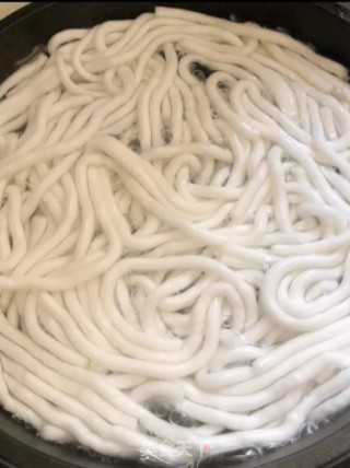 火腿炒土豆粉的做法步骤：1