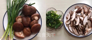 大蒜炒香菇片的做法步骤：1