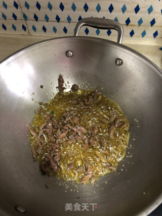 三色蔬菜炒牛河的做法步骤：4