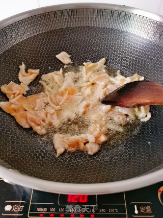 豆干炒鸡胸肉的做法步骤：5