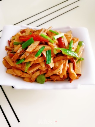 豆干炒鸡胸肉的做法步骤：11