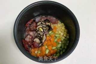 腊肠时蔬焖饭的做法步骤：4