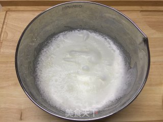 十寸戚风蛋糕，附各尺寸换算方法的做法步骤：4