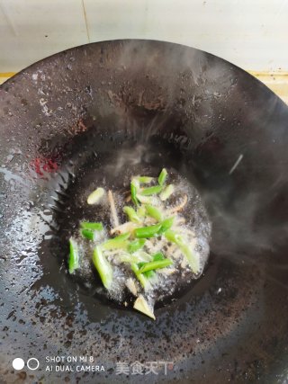 炒蚬子的做法步骤：2