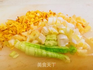青椒舂皮蛋的做法步骤：3