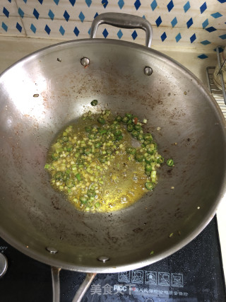 熊掌豆腐烧腊肉的做法步骤：5