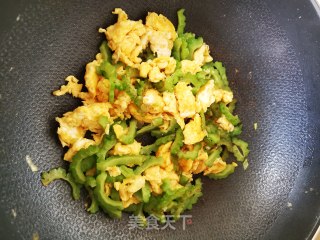 ????快手餐????苦瓜炒鸡蛋的做法步骤：8