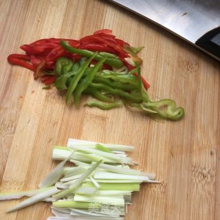 “快手餐”麻辣椒炒虾的做法步骤：4