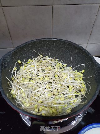 清炒黄豆芽的做法步骤：3