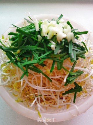 炒绿豆芽的做法步骤：2