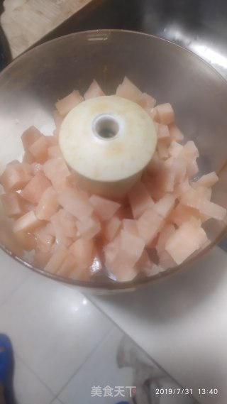鸡胸肉丸子的做法步骤：2