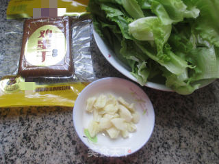 鸡蛋干炒生菜的做法步骤：1