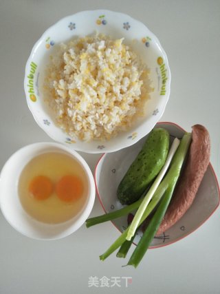 蛋炒饭的做法步骤：1