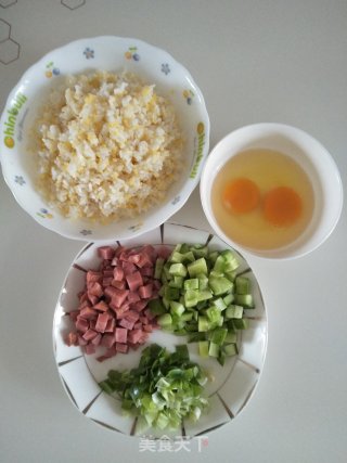 蛋炒饭的做法步骤：2