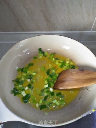 蛋炒饭的做法步骤：4