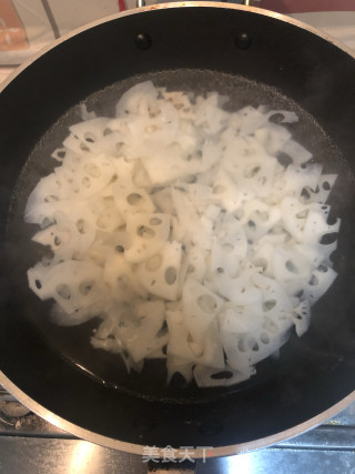凉拌麻辣藕片的做法步骤：2