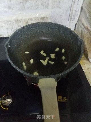 土豆青椒炒鱼丸的做法步骤：3