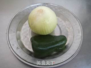 洋葱爆羊肉的做法步骤：2