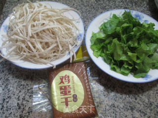 生菜鸡蛋干拌面的做法步骤：1