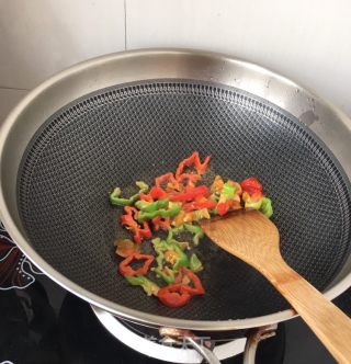 麻辣椒炒花蛤蜊的做法步骤：6