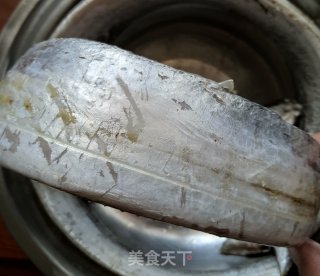红烧带鱼的做法步骤：1