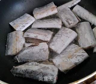 红烧带鱼的做法步骤：3
