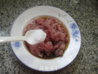 青椒胡萝卜炒里脊肉的做法步骤：4