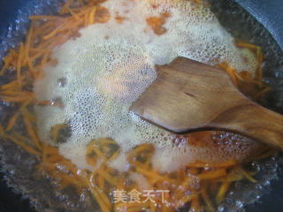 青椒胡萝卜炒里脊肉的做法步骤：7