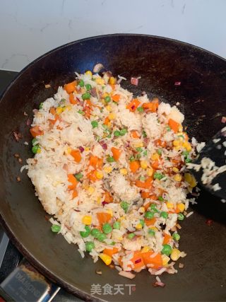 蛋炒饭的做法步骤：3