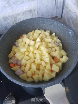 金针菇咖喱牛肉饭的做法步骤：4