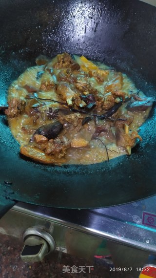 桃金娘根焖鸭肉的做法步骤：7