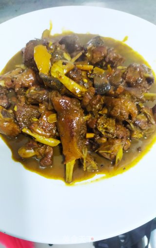 桃金娘根焖鸭肉的做法步骤：8