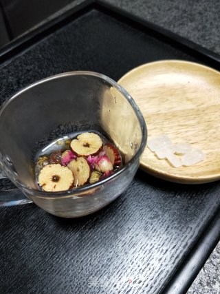 养颜补血玫瑰花茶的做法步骤：2