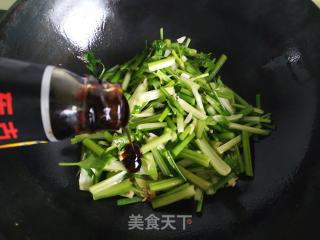 香芹炒豆干的做法步骤：7