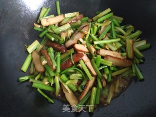 香芹炒豆干的做法步骤：10