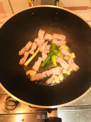 土豆红烧肉的做法步骤：5