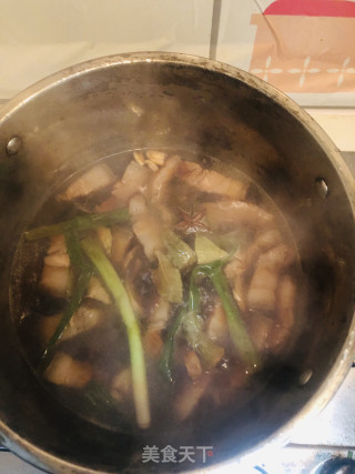 土豆红烧肉的做法步骤：8