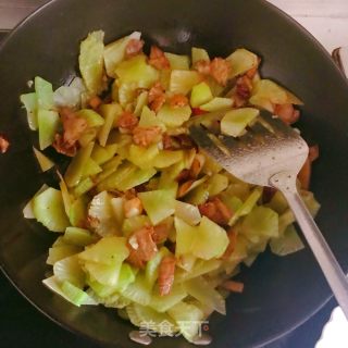 莴笋炒肉的做法步骤：4